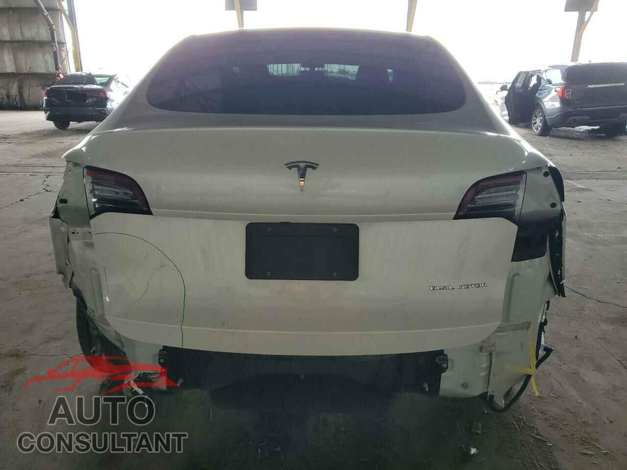 TESLA MODEL Y 2020 - 5YJYGDEE9LF054591