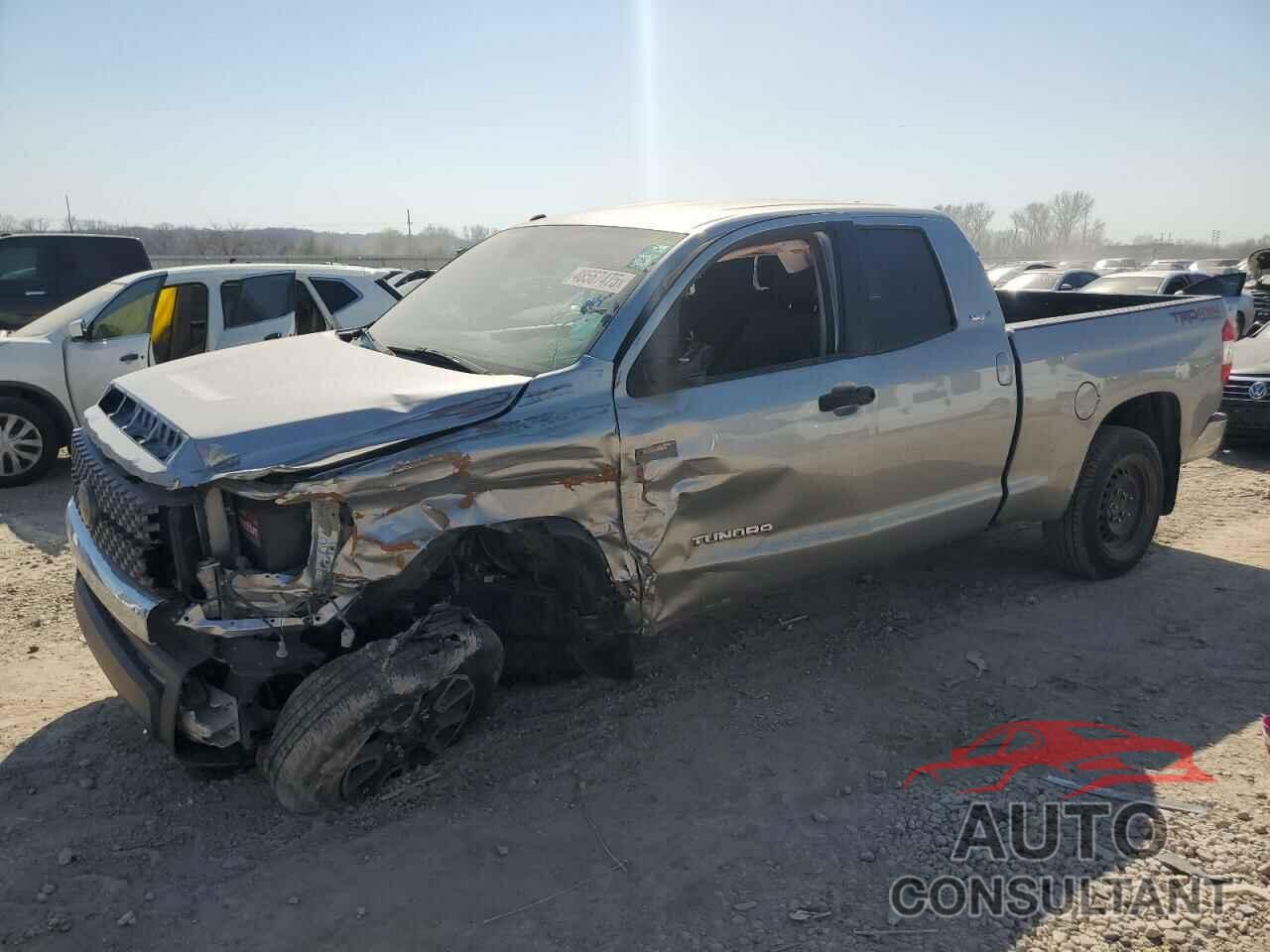 TOYOTA TUNDRA 2018 - 5TFUW5F15JX762472