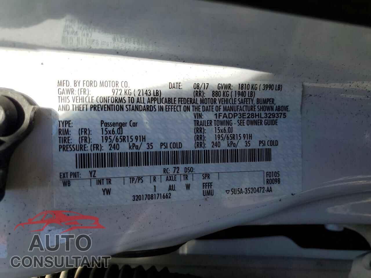 FORD FOCUS 2017 - 1FADP3E28HL329375