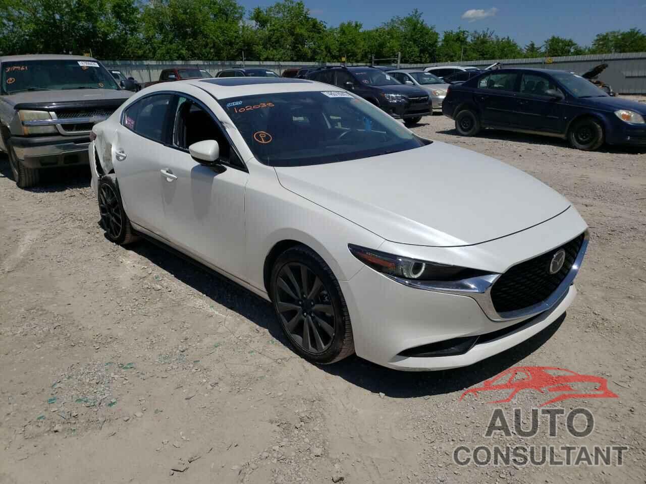 MAZDA 3 2019 - JM1BPACMXK1102038