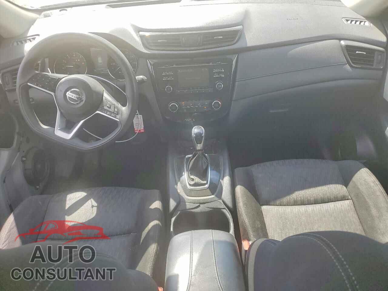 NISSAN ROGUE 2017 - KNMAT2MVXHP515653