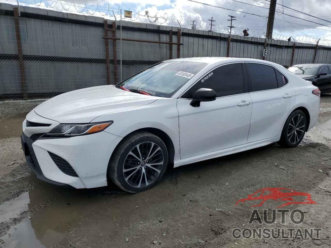 TOYOTA CAMRY 2018 - 4T1B11HK1JU604678