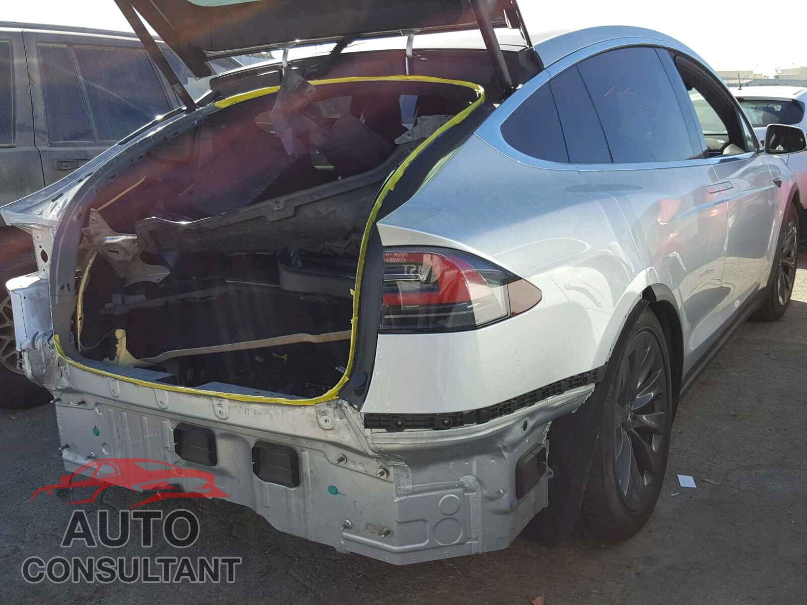 TESLA MODEL X 2017 - 5YJXCBE24HF051252
