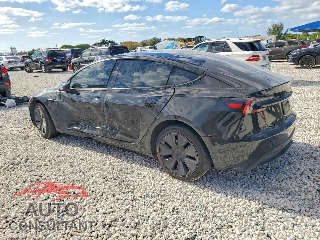 TESLA MODEL 3 2025 - 5YJ3E1EA4SF978365