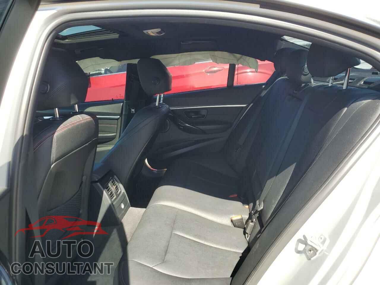 BMW 3 SERIES 2016 - WBA8E3G52GNU03866