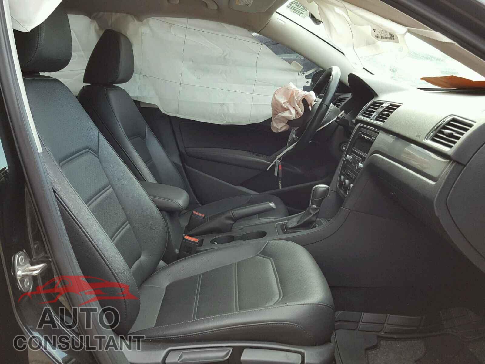 VOLKSWAGEN PASSAT 2015 - 1VWAT7A37FC036687