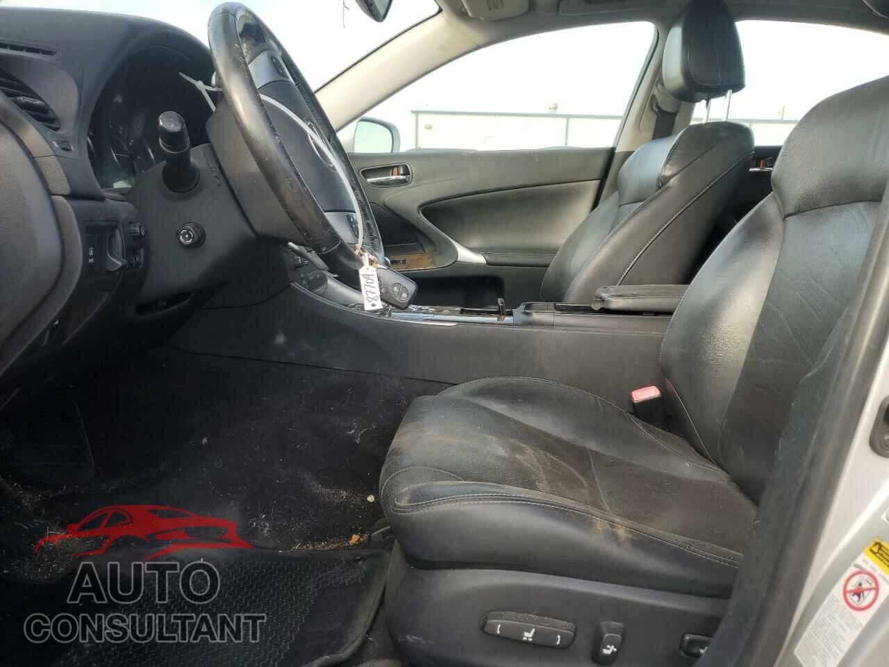 LEXUS IS 2011 - JTHCF5C23B5047310