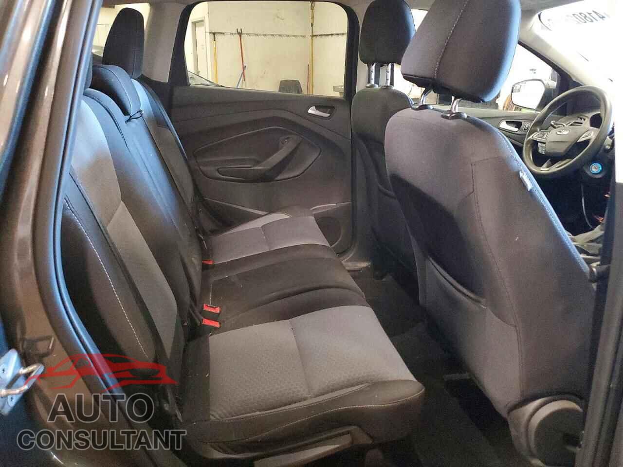 FORD ESCAPE 2017 - 1FMCU9GD6HUE02829