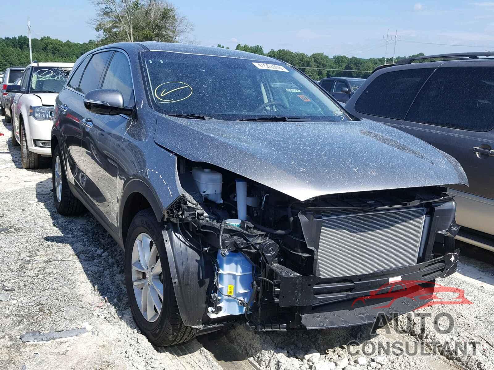 KIA SORENTO LX 2018 - 5XYPG4A34JG413321
