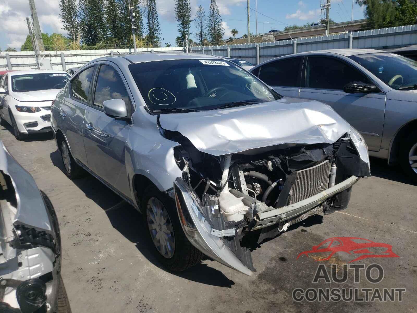 NISSAN VERSA 2018 - 3N1CN7APXJL834691