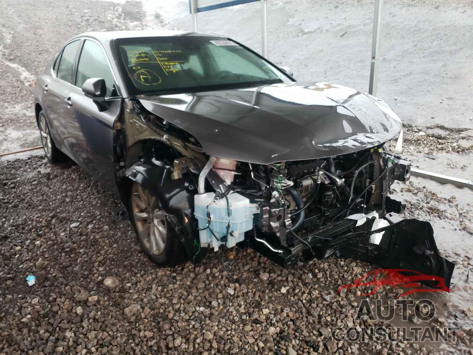TOYOTA CAMRY 2018 - 4T1B11HK2JU024985