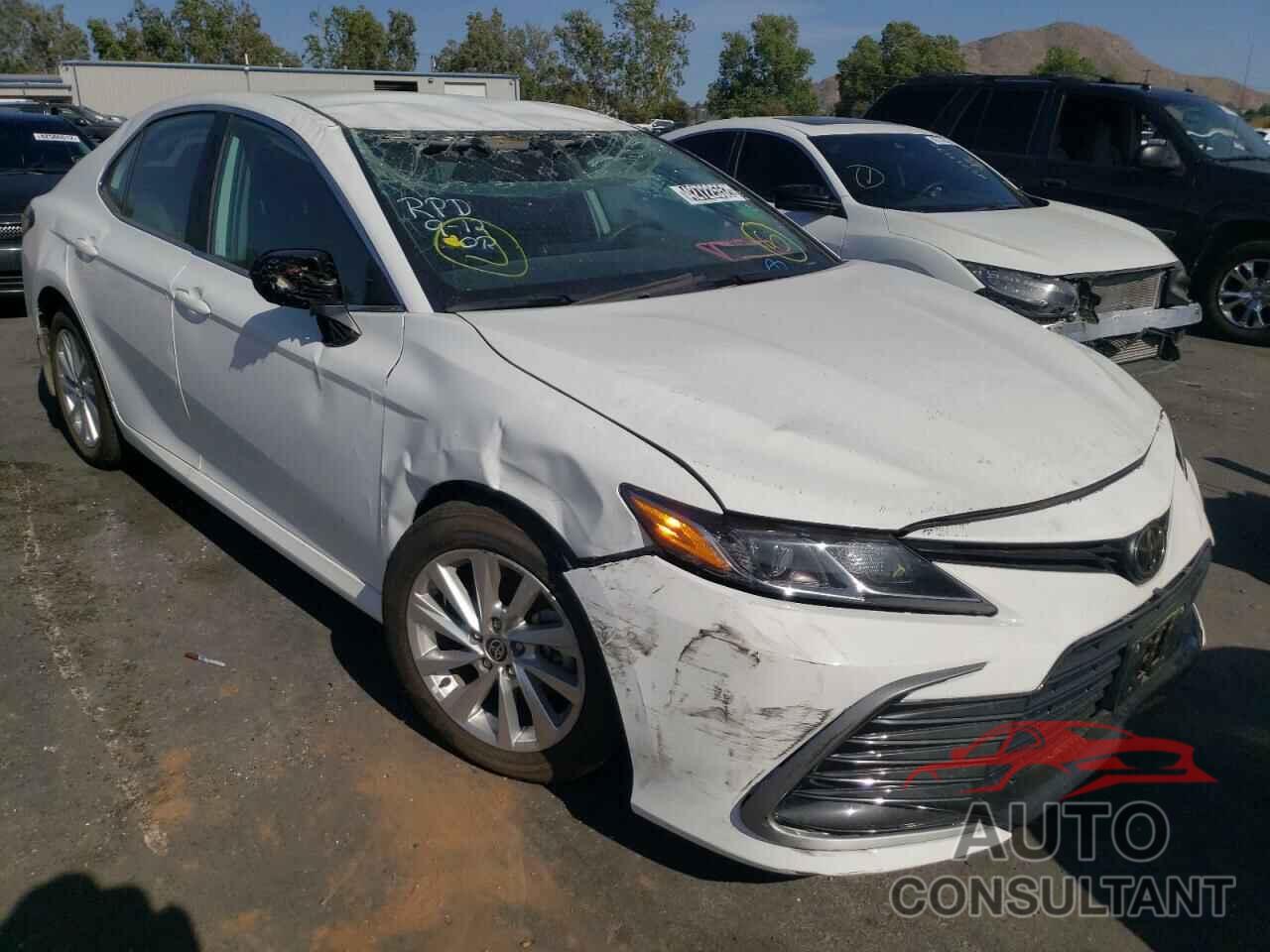 TOYOTA CAMRY 2021 - 4T1C11AK2MU560886