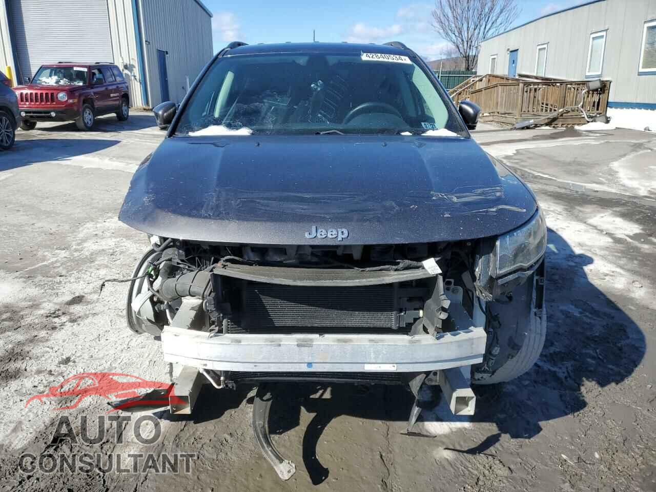 JEEP COMPASS 2018 - 3C4NJDBB5JT153017
