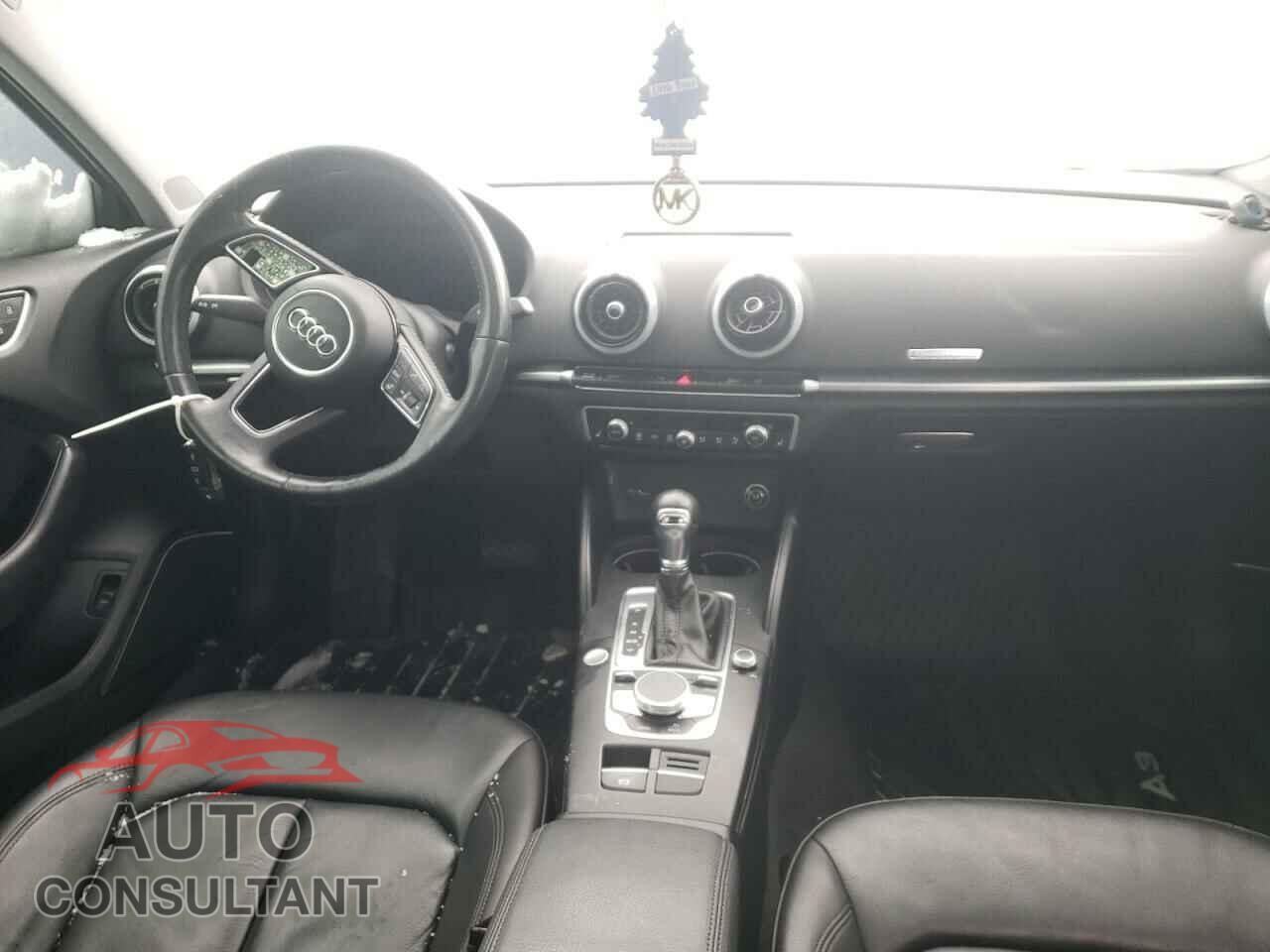 AUDI A3 2018 - WAUF8GFF4J1068897