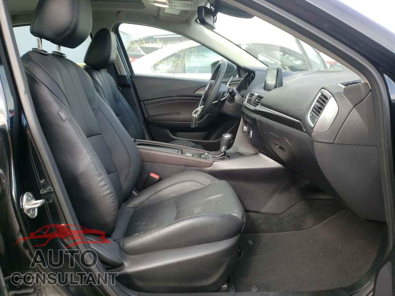 MAZDA 3 2018 - 3MZBN1W34JM250287