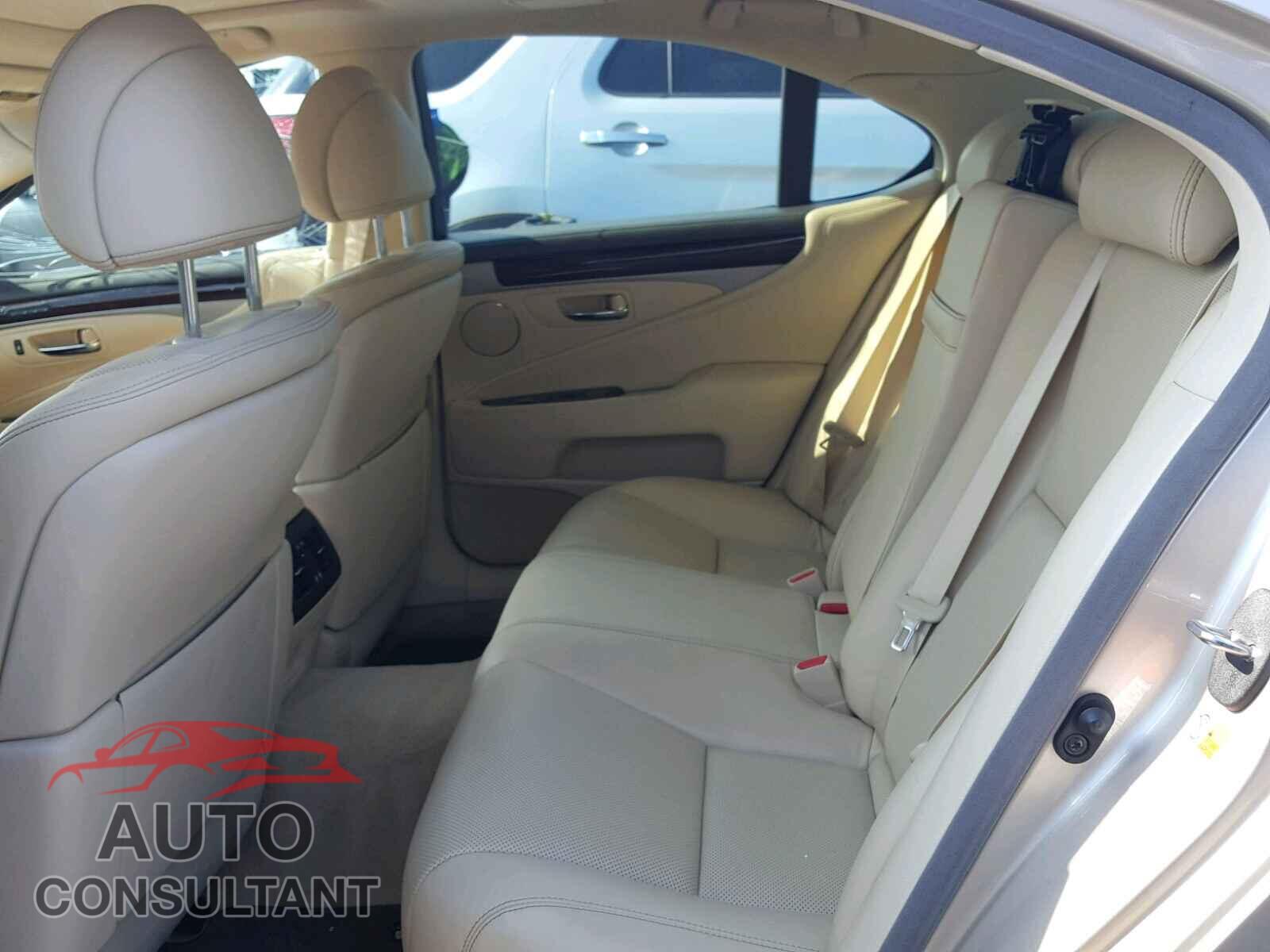 LEXUS LS460 2016 - JTHBL5EF2G5140217