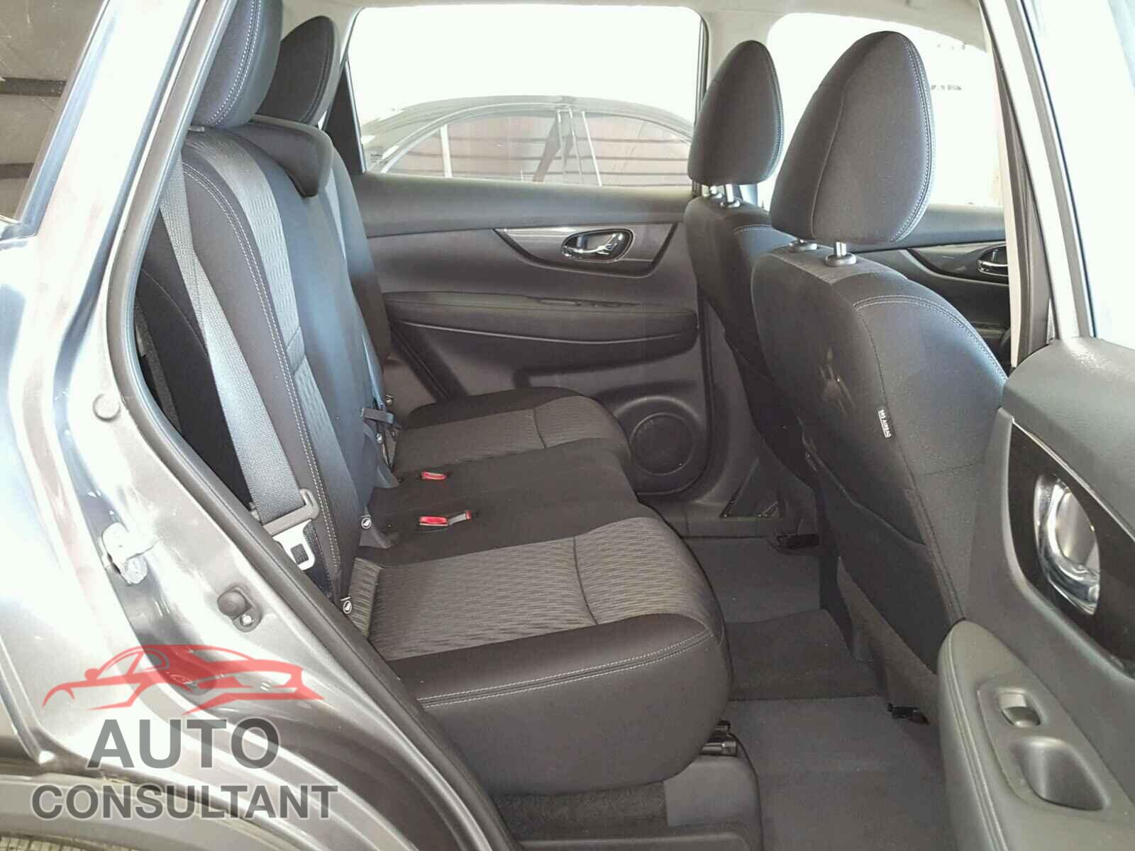 NISSAN ROGUE S 2017 - KNMAT2MT9HP555947