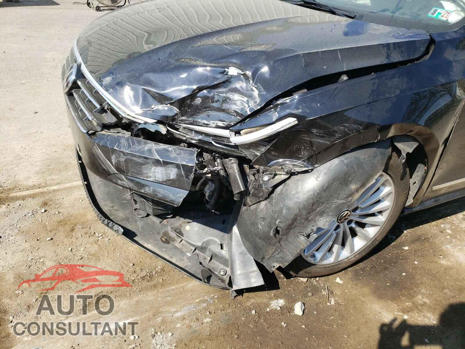 VOLKSWAGEN PASSAT 2017 - 1VWBT7A39HC044121