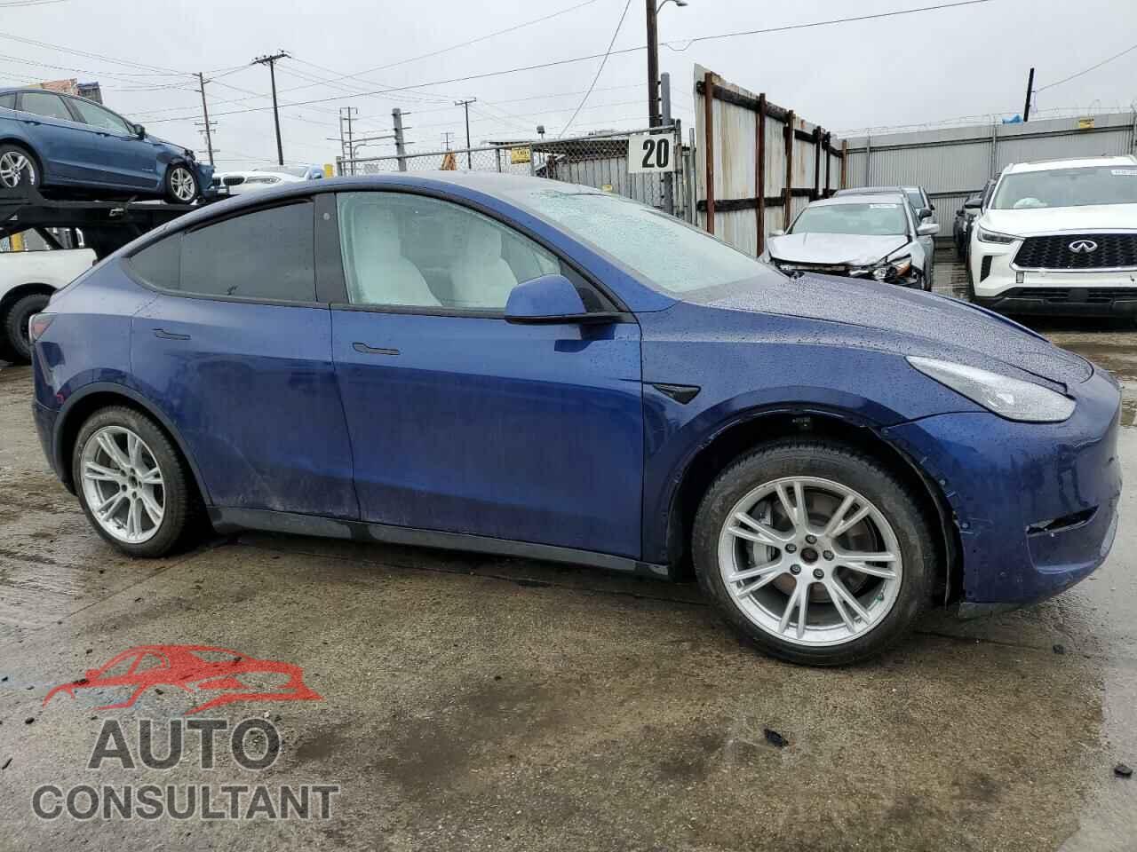 TESLA MODEL Y 2020 - 5YJYGDEEXLF013418