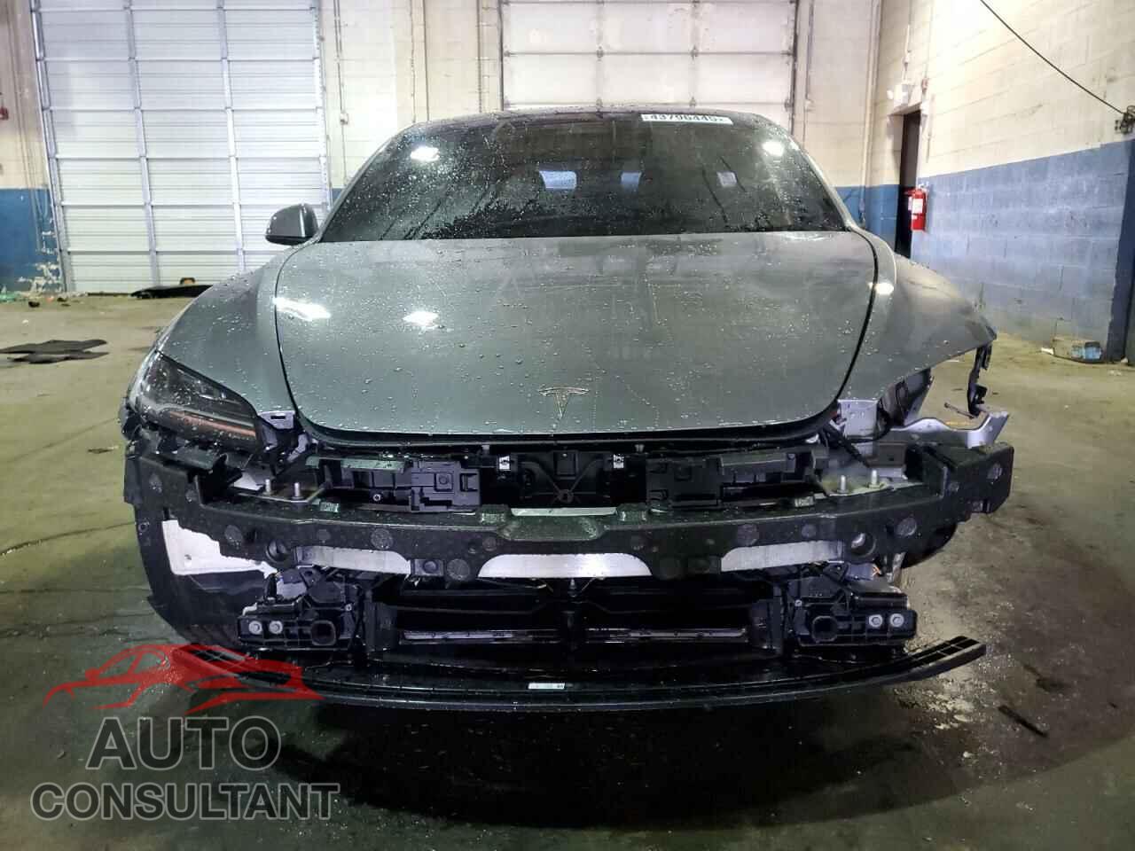 TESLA MODEL 3 2025 - 5YJ3E1EA1SF925543
