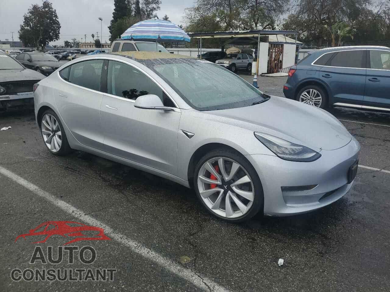 TESLA MODEL 3 2018 - 5YJ3E1EB2JF072111