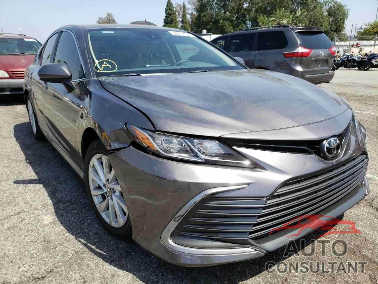 TOYOTA CAMRY 2021 - 4T1C11AKXMU472118