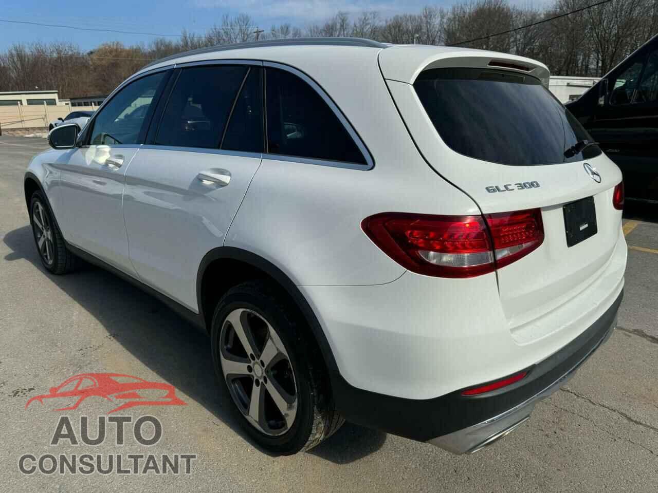 MERCEDES-BENZ GLC-CLASS 2017 - WDC0G4JB3HF126830