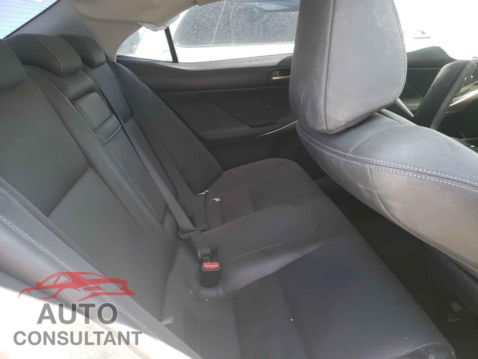 LEXUS IS 2017 - JTHBA1D20H5051468