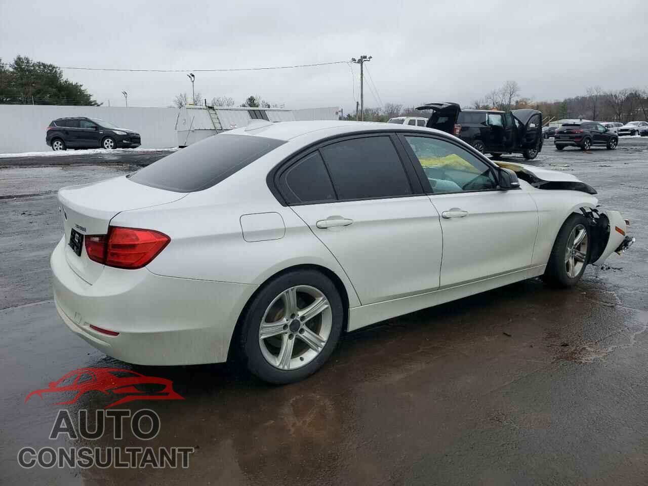 BMW 3 SERIES 2013 - WBA3B5C5XDF593068