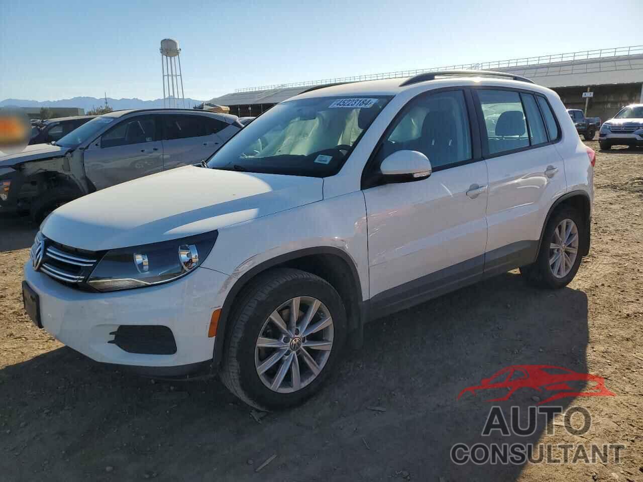 VOLKSWAGEN TIGUAN 2017 - WVGAV7AX0HK044960