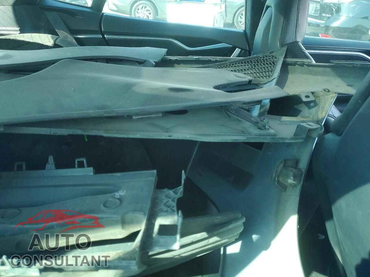 TESLA MODEL S 2015 - 5YJSA1E11FF110532