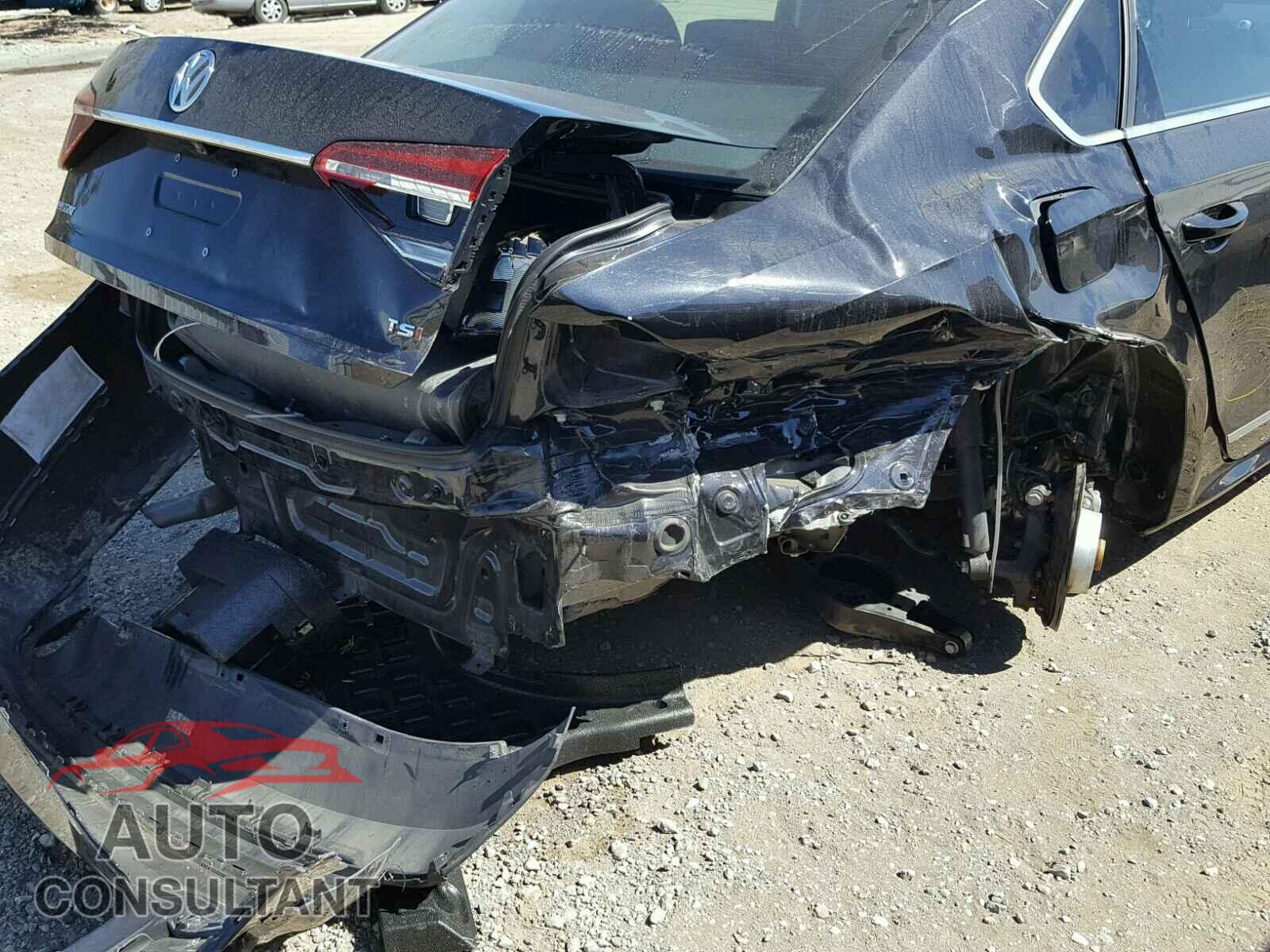 VOLKSWAGEN PASSAT 2017 - 1VWAT7A31HC018947
