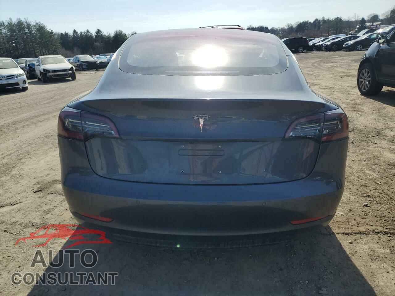 TESLA MODEL 3 2018 - 5YJ3E1EA7JF021727
