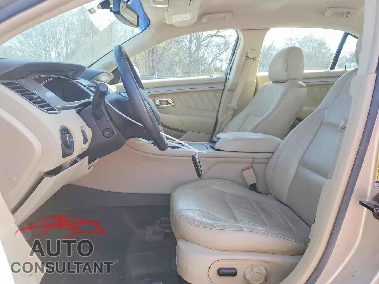FORD TAURUS 2017 - 1FAHP2E88HG117181