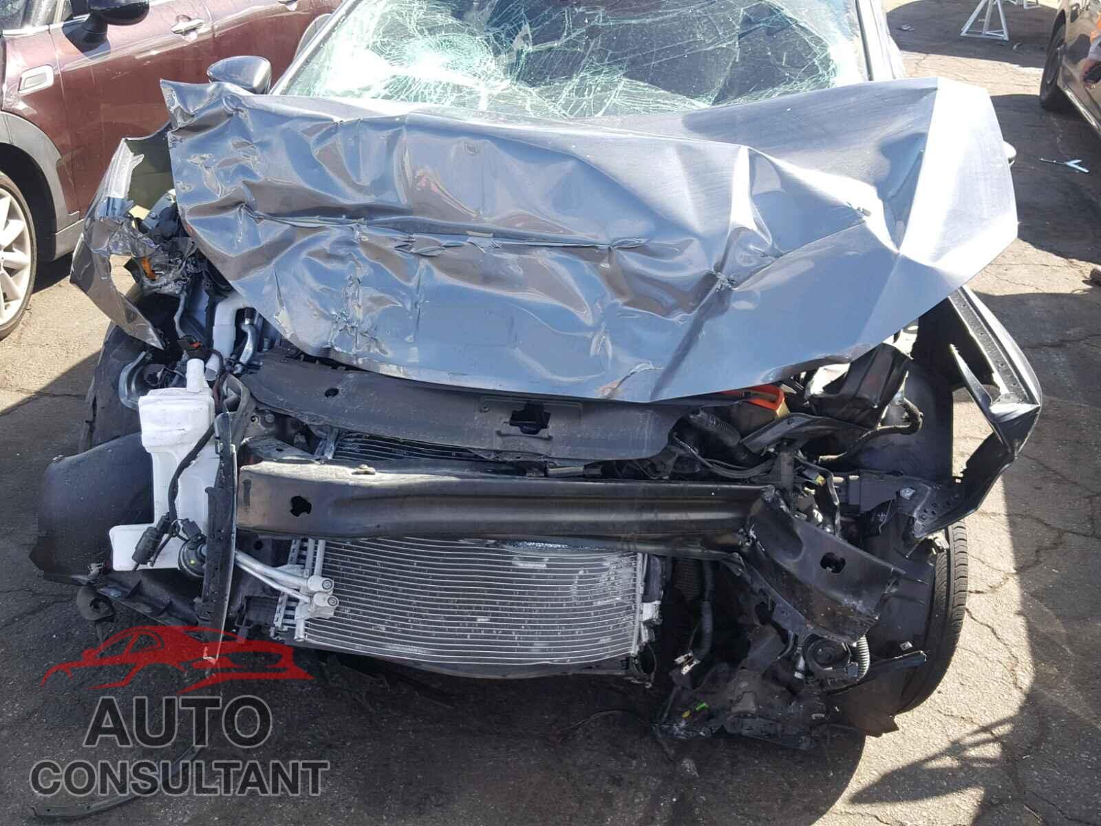 VOLKSWAGEN PASSAT 2017 - 1VWAT7A30HC002951