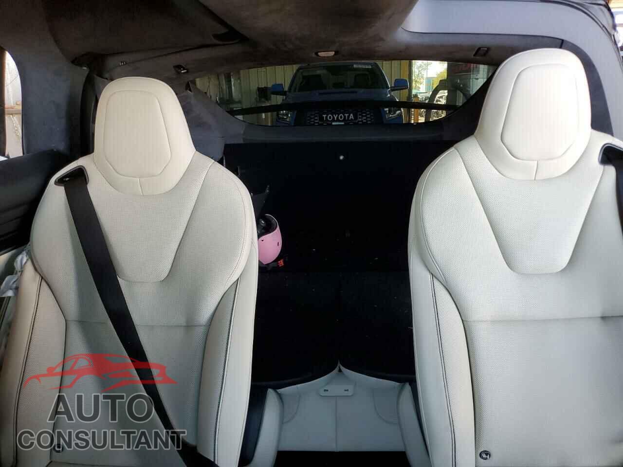 TESLA MODEL X 2024 - 7SAXCBE62RF460115