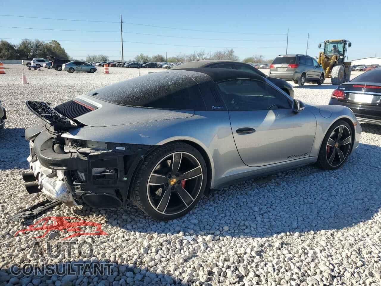 PORSCHE 911 2018 - WP0BB2A95JS135038
