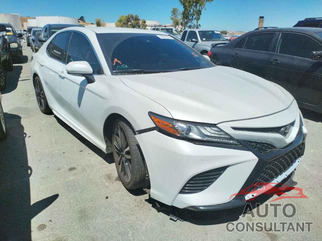 TOYOTA CAMRY 2018 - 4T1B61HK8JU021672