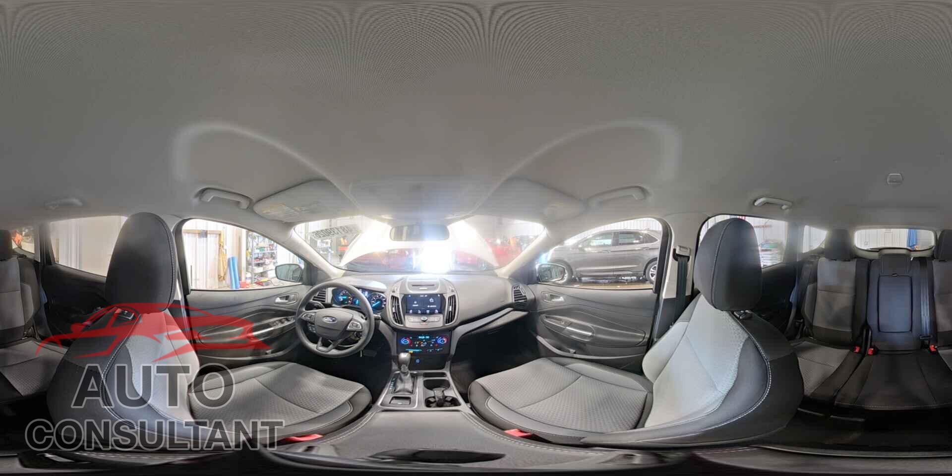 FORD ESCAPE 2017 - 1FMCU9G9XHUC45043
