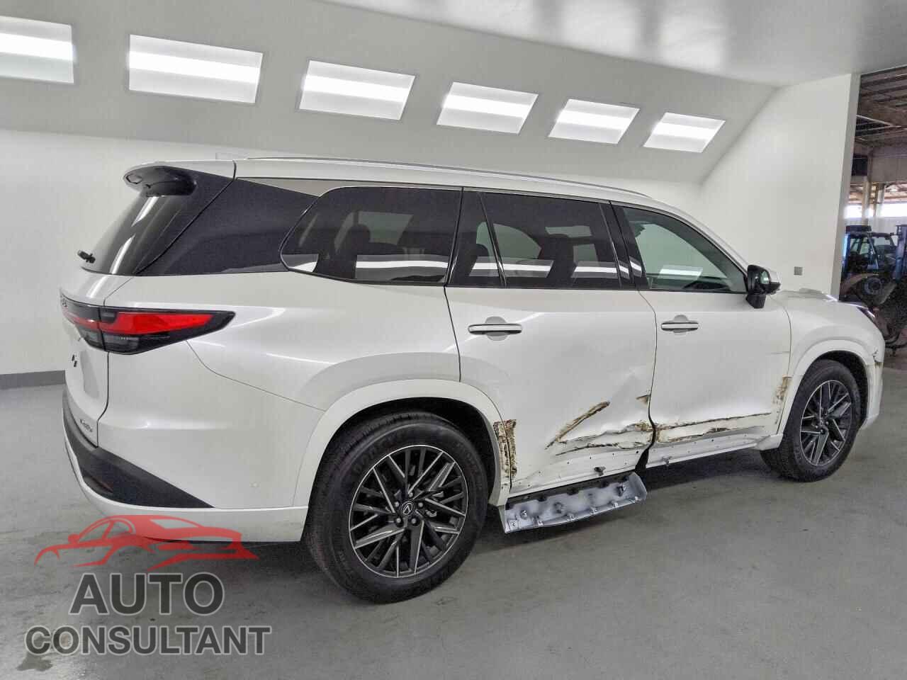 LEXUS UNKNOWN 2025 - 5TDAAAA6XSS017284