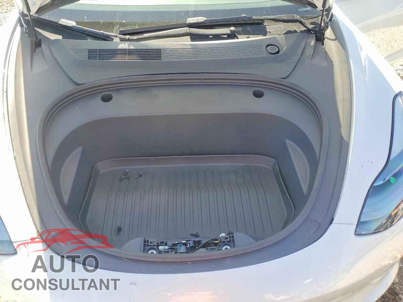 TESLA MODEL 3 2023 - 5YJ3E1EA9PF403024