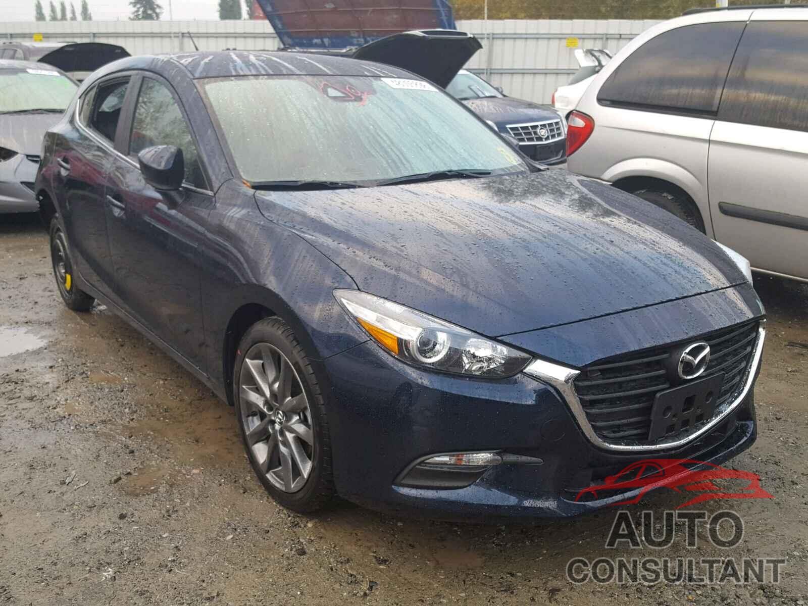 MAZDA 3 2018 - 3MZBN1L35JM176902