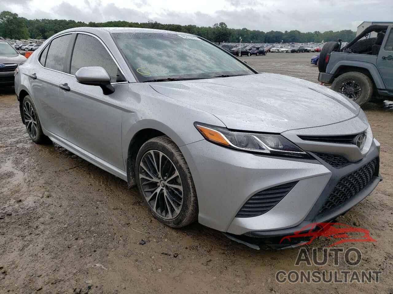 TOYOTA CAMRY 2018 - 4T1B11HK6JU119856