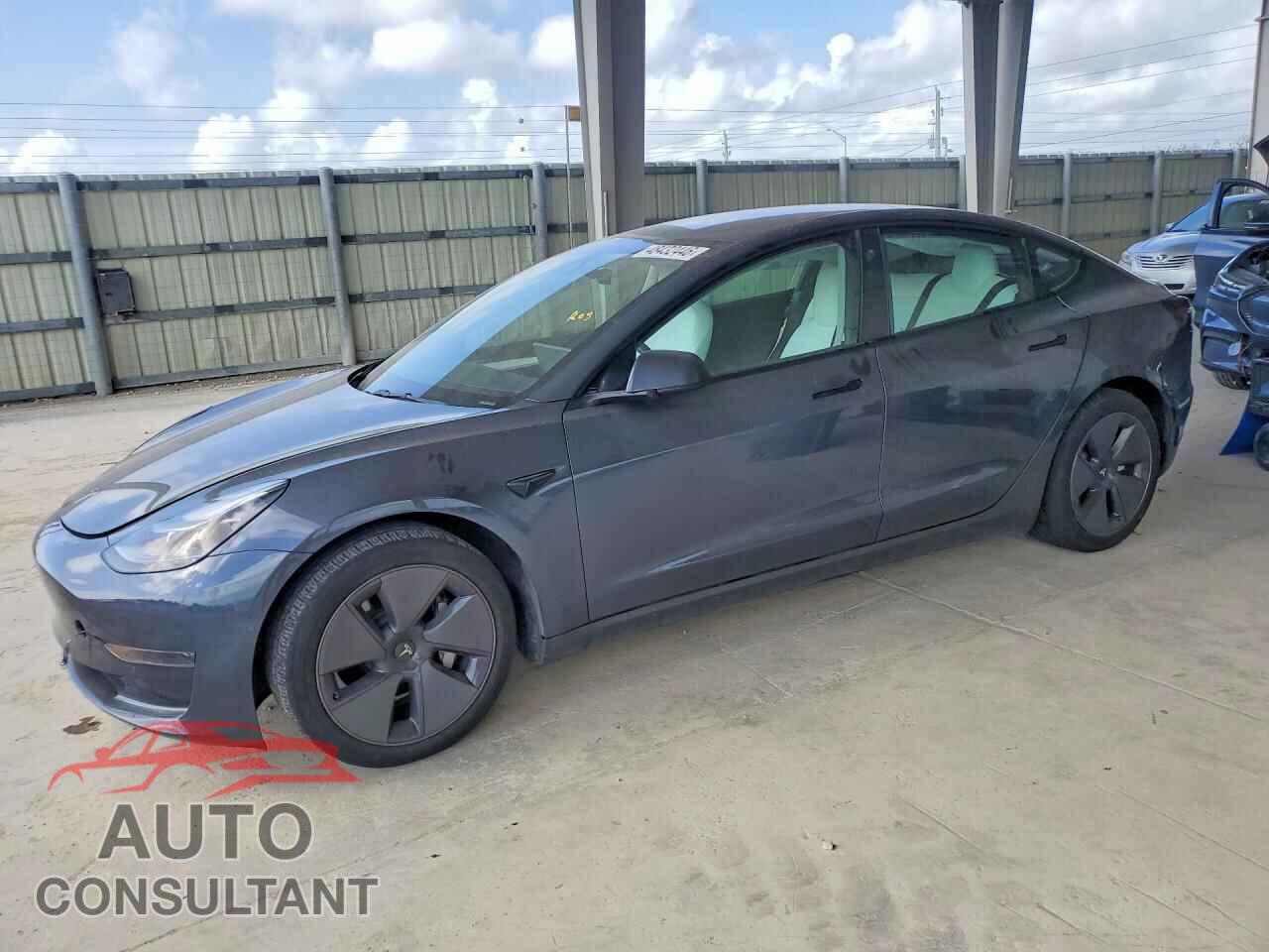 TESLA MODEL 3 2022 - 5YJ3E1EA9NF330119