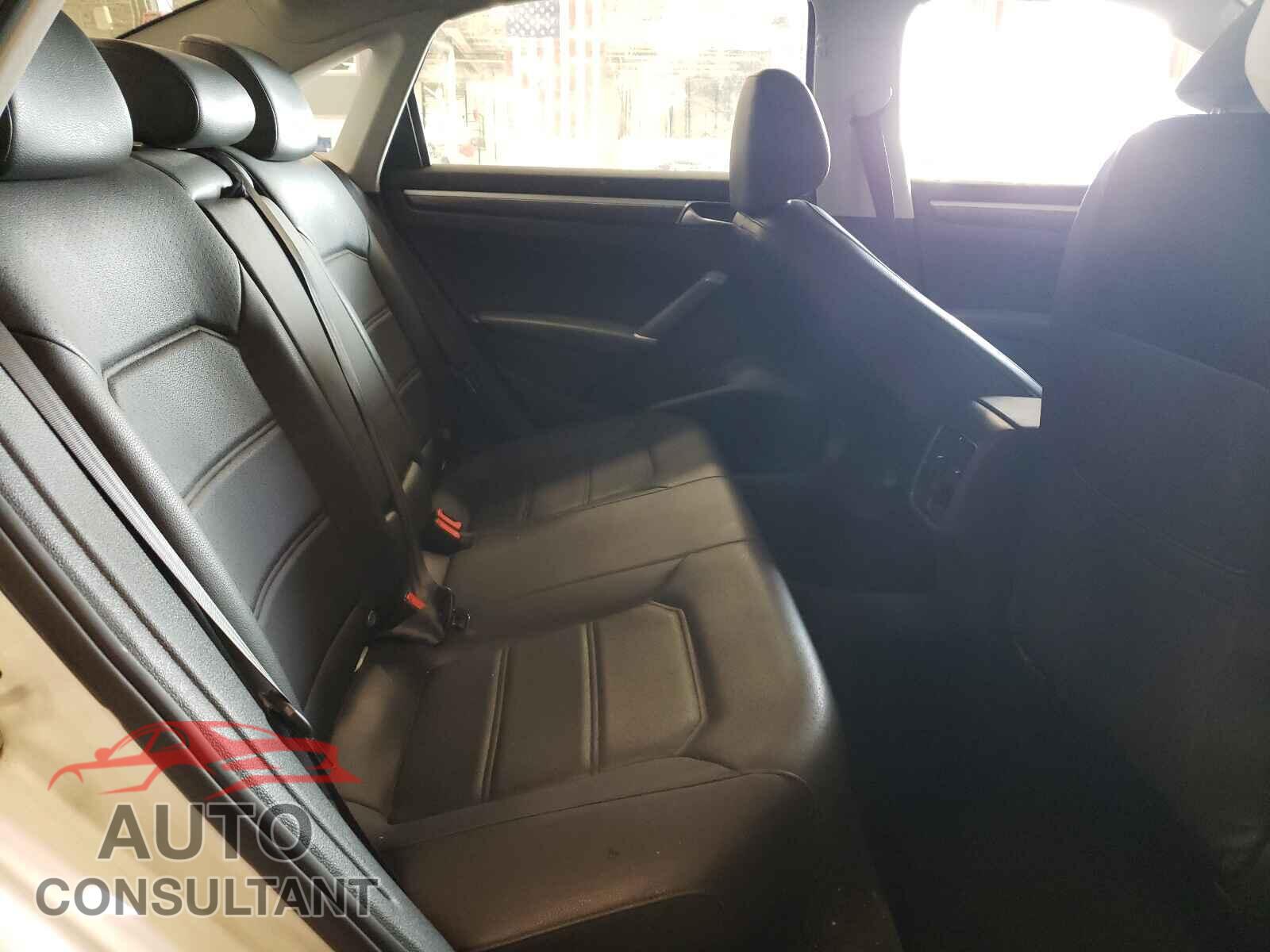 VOLKSWAGEN PASSAT 2017 - 1VWBT7A35HC073342