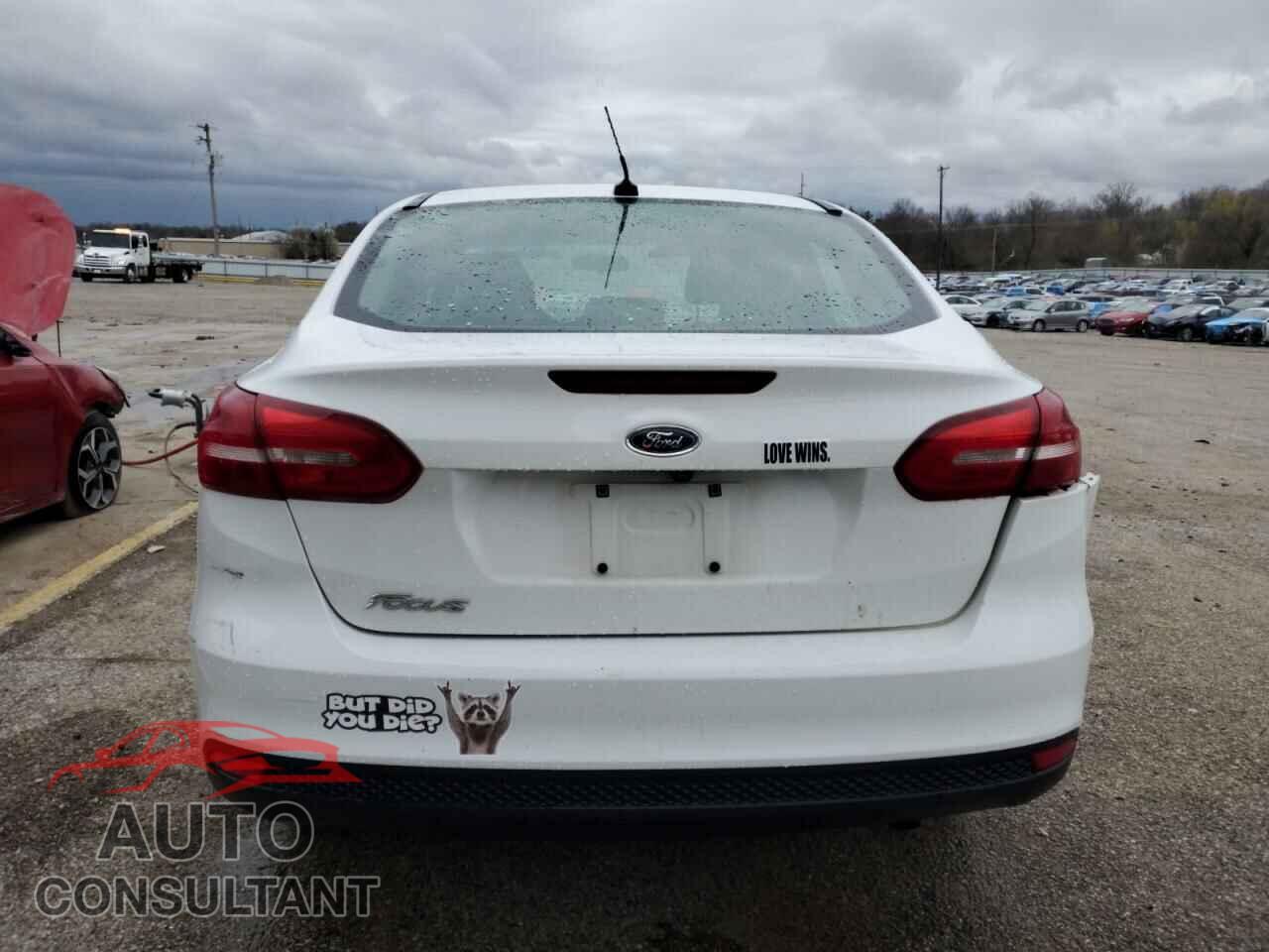 FORD FOCUS 2017 - 1FADP3E20HL313106