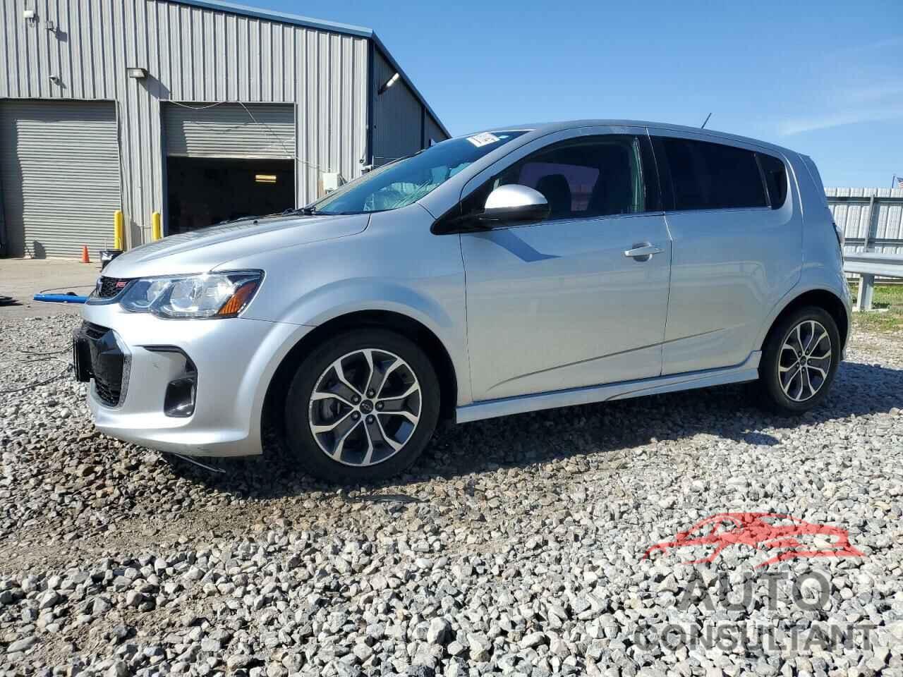 CHEVROLET SONIC 2018 - 1G1JD6SG1J4124951