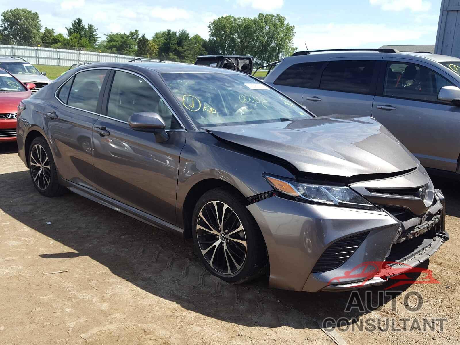 TOYOTA CAMRY 2018 - 4T1B11HK3JU102982