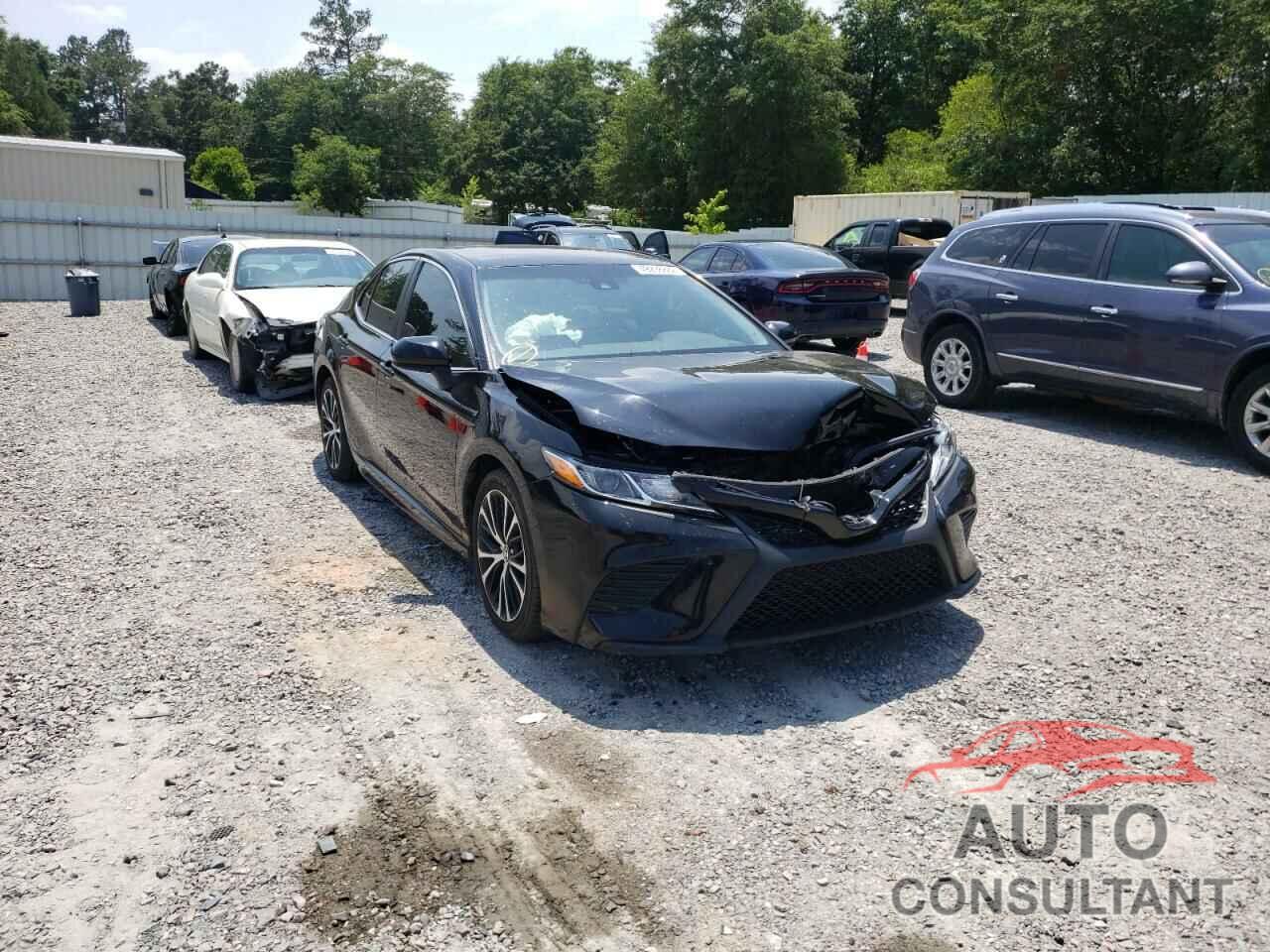 TOYOTA CAMRY 2018 - 4T1B11HK8JU117851