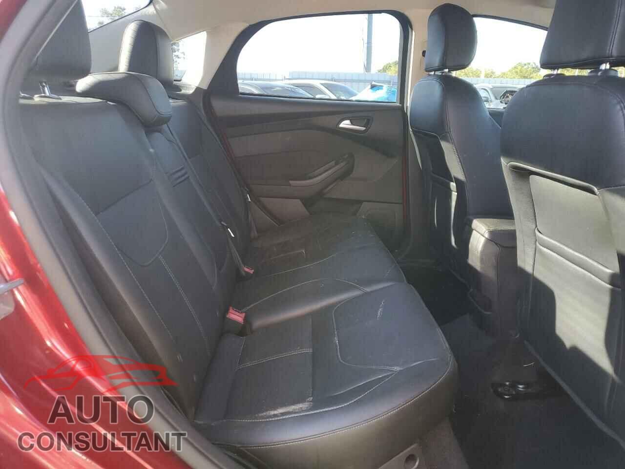 FORD FOCUS 2015 - 1FADP3F27FL279841